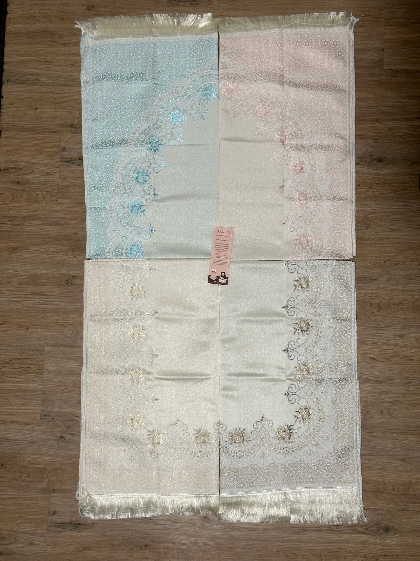 Tapis brodé et son sac de transport