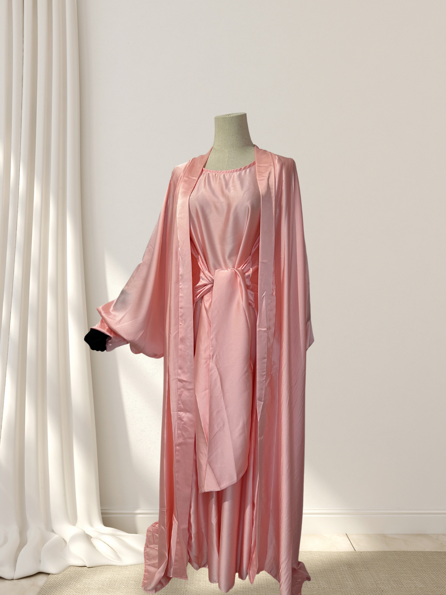 Ensemble kimono satin à ceinture